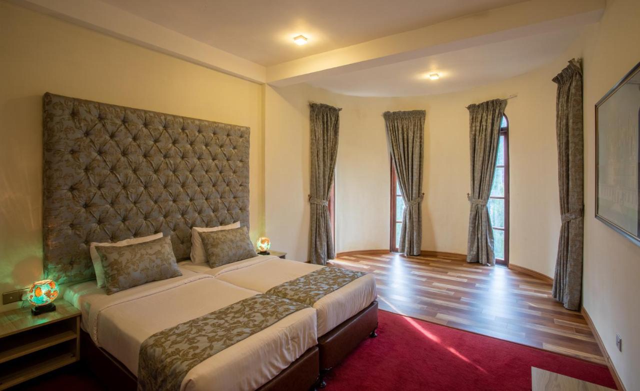 The Wind Castle Hotel Nuwara Eliya Bagian luar foto