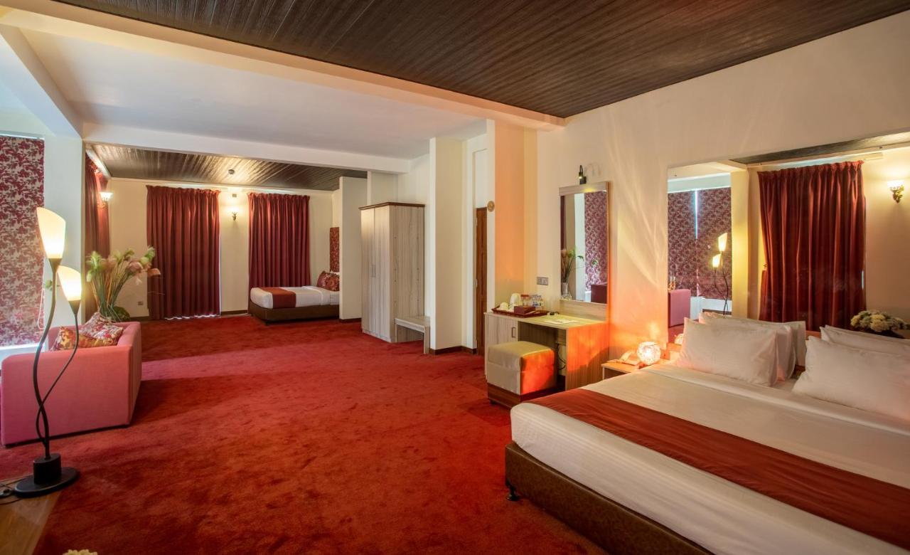 The Wind Castle Hotel Nuwara Eliya Bagian luar foto