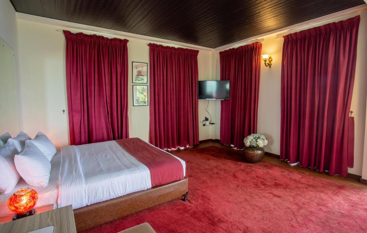 The Wind Castle Hotel Nuwara Eliya Bagian luar foto