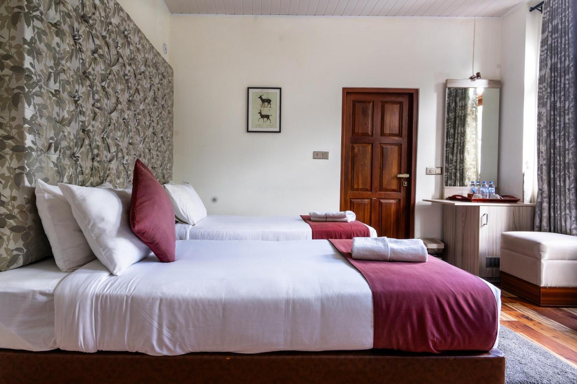The Wind Castle Hotel Nuwara Eliya Bagian luar foto