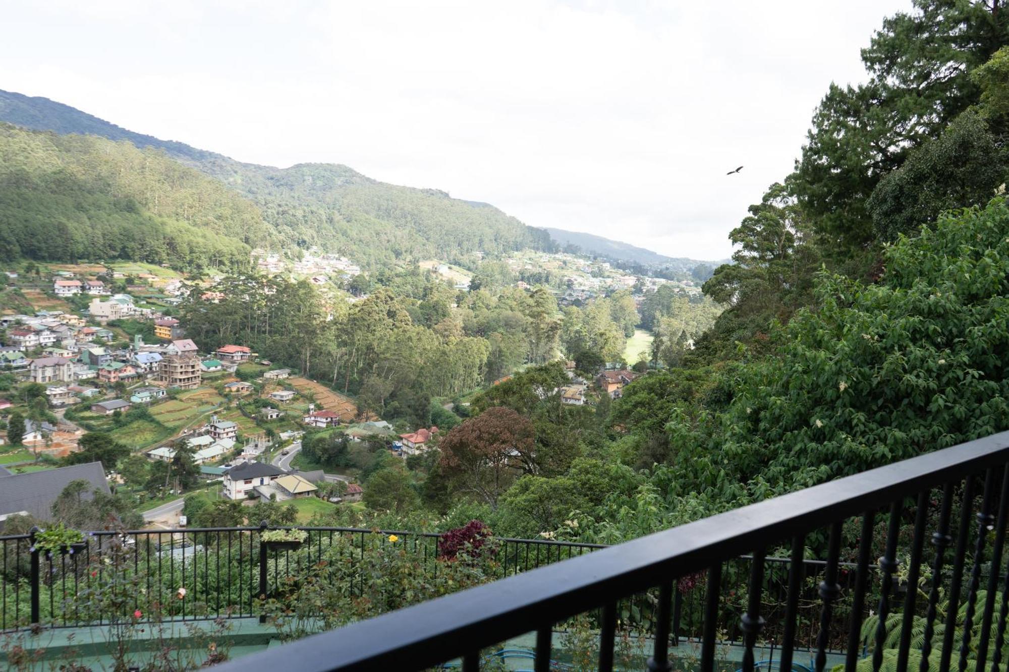 The Wind Castle Hotel Nuwara Eliya Bagian luar foto