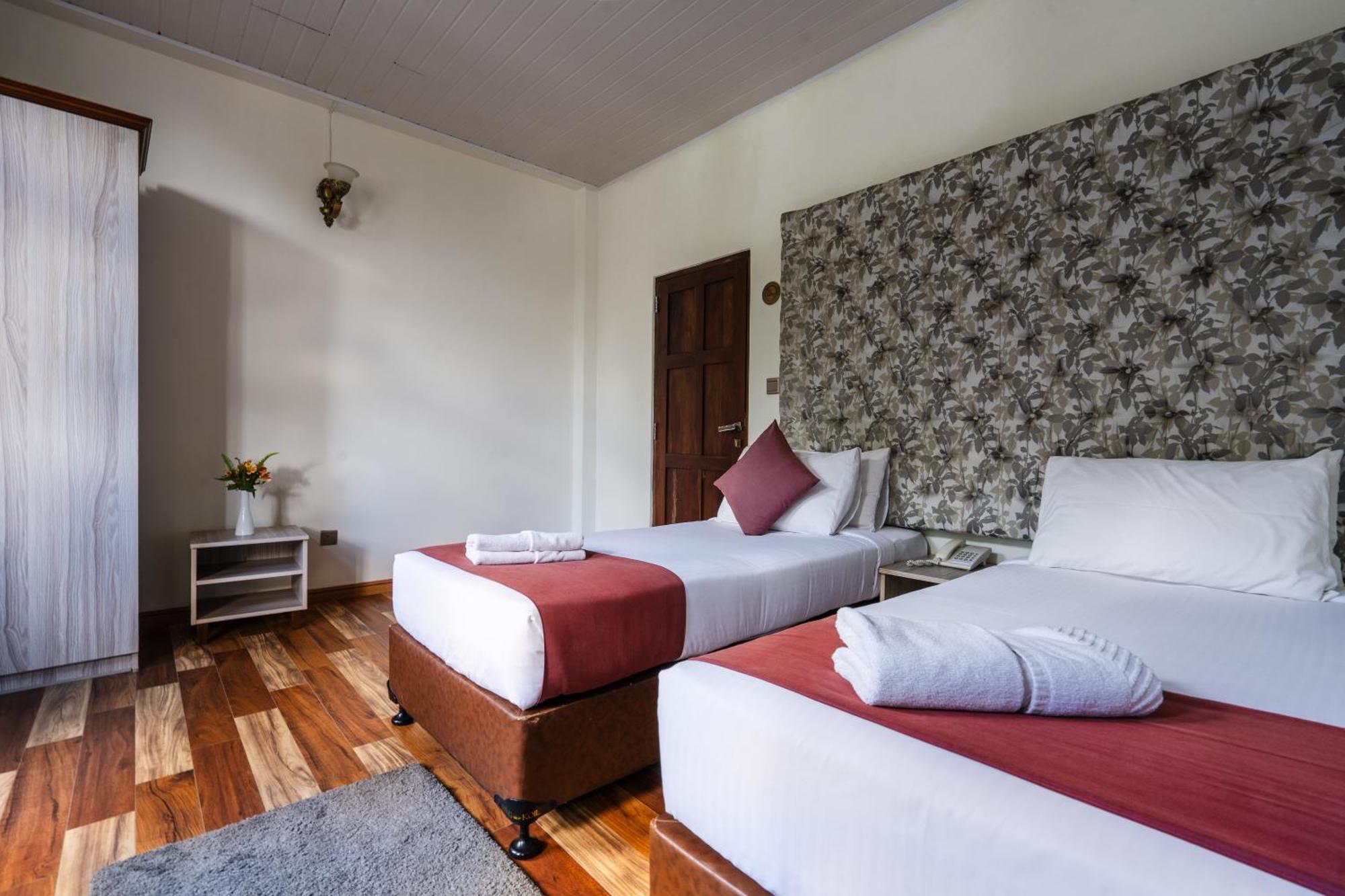 The Wind Castle Hotel Nuwara Eliya Bagian luar foto