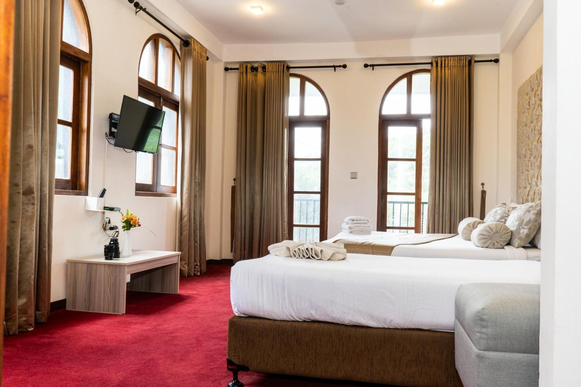 The Wind Castle Hotel Nuwara Eliya Bagian luar foto